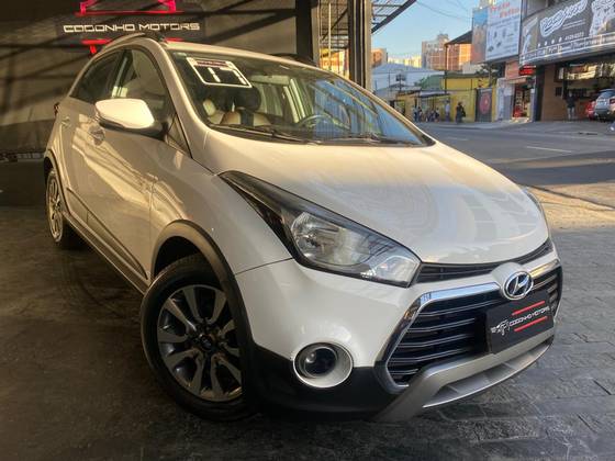 HYUNDAI HB20X 1.6 16V STYLE FLEX 4P AUTOMÁTICO